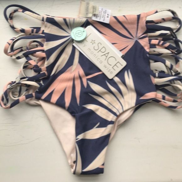 L* SPACE Polynesian Palm Bikini Bottom  size S - Picture 5 of 6